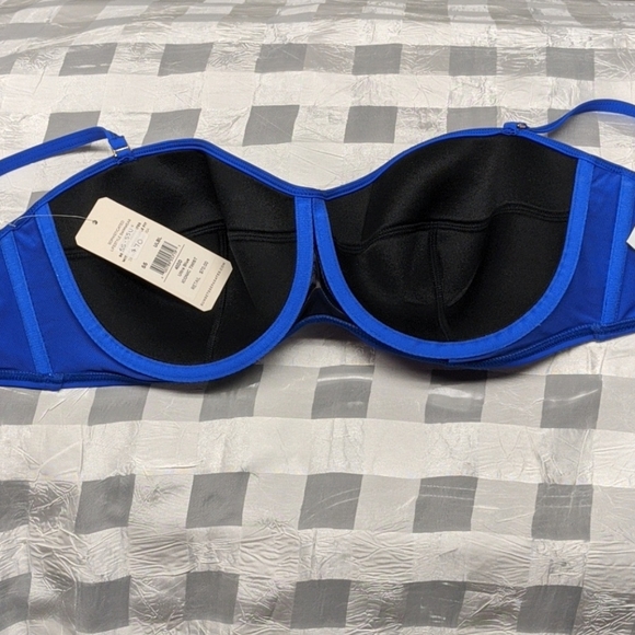 Iconic twist ultra blue bikini top - Picture 7 of 9